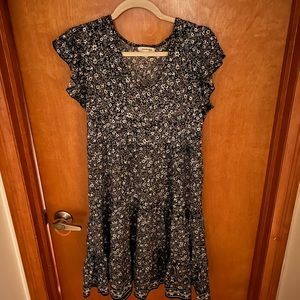 Max Studio floral dress (blue, teal and white) with short sleeves. Size: medium